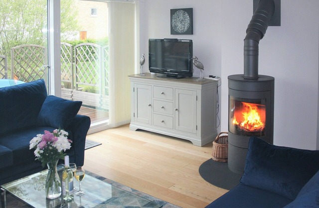 4 bedroom accommodation in Somerford Keynes