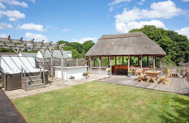 4 bedroom accommodation in Cheriton Bishop