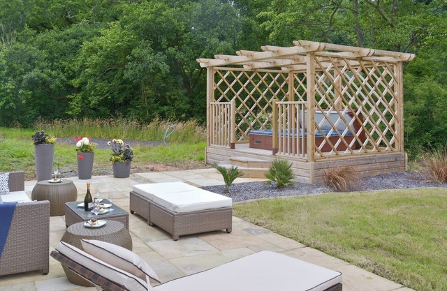 4 bedroom accommodation in Cheriton Bishop
