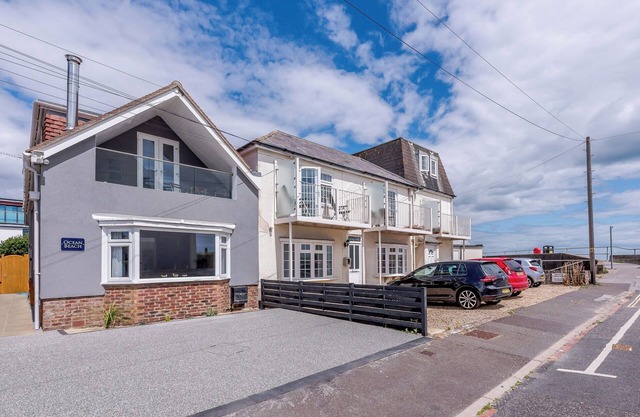 4 bedroom accommodation in Felpham, near Bognor Regis