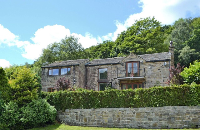 4 bedroom accommodation in Heptonstall, near Hebden Bridge