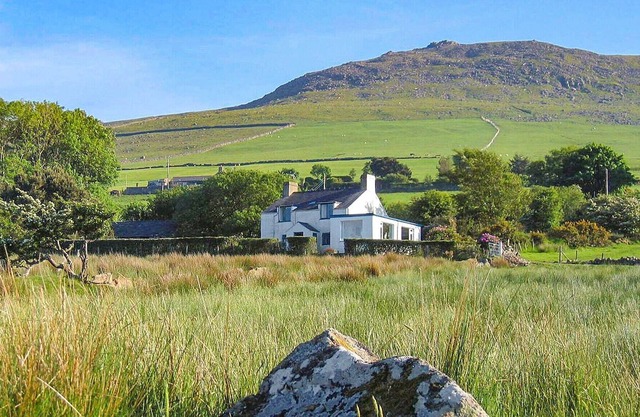 4 bedroom accommodation in Clynnog Fawr, near Caernarfon