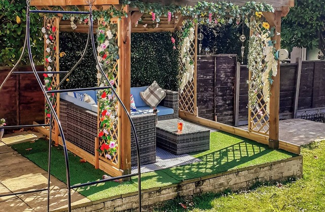 4 bedroom accommodation in Folkestone