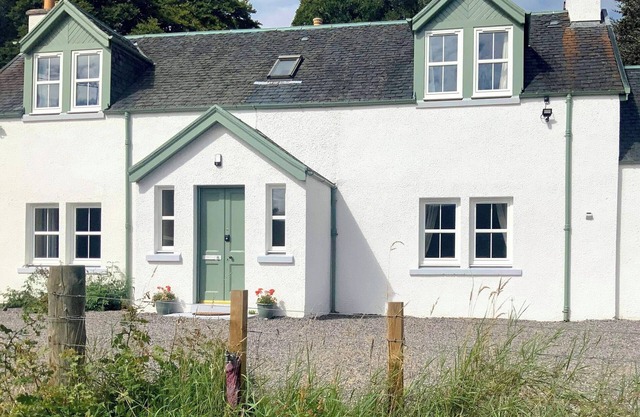 4 bedroom accommodation in Scaniport, near Inverness