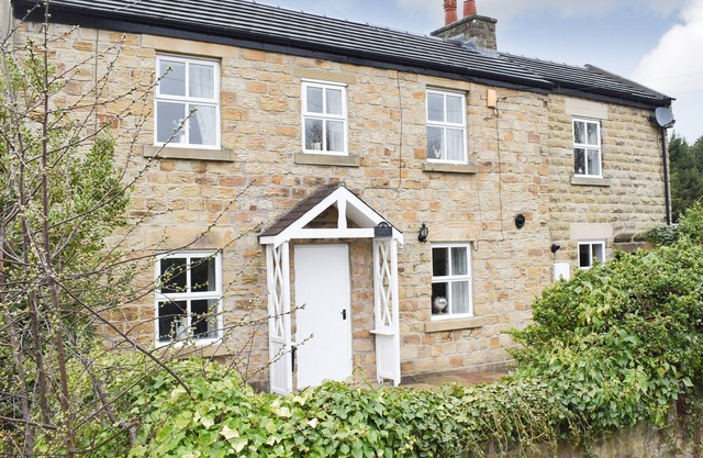 4 bedroom accommodation in Elsecar, near Barnsley