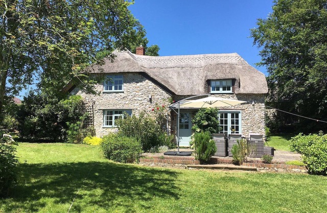 4 bedroom accommodation in Burridge