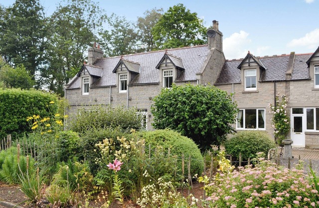 4 bedroom accommodation in Alford