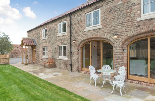 4 bedroom accommodation in Carlton Miniott, near Thirsk