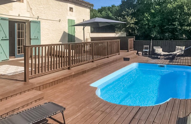 4 bedroom amazing home in Neuvic