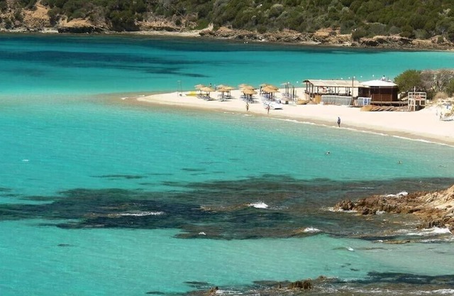4 Bedroom Apartment in Villa, Rural Location, Fantastic Views Mountains and Sea