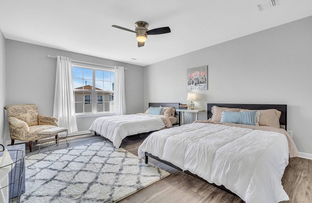 4-Bedroom Beach House Keansburg with AC, WiFi/Front WATERPARK