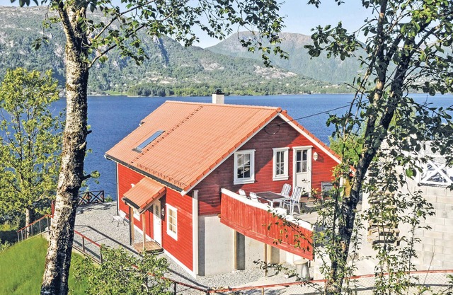 4 bedroom beautiful home in Vaksdal