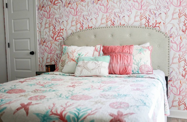 4 Bedroom Cottage - 5 Minutes from both beaches