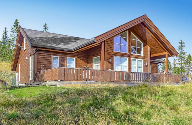 4 bedroom cozy home in Sjusjøen