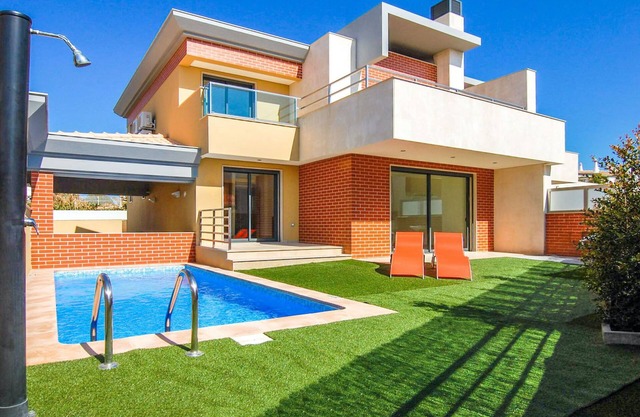 ★4 Bedroom, Holiday villa with Private Pool, Beach nearby in Albufeira