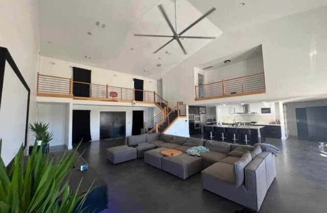 4 Bedroom House on 10 Acres