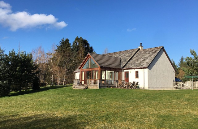 4 bedroom house with large garden in Cairngorms - ideal for families
