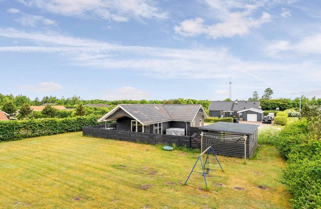 4 bedroom lovely home in Tarm