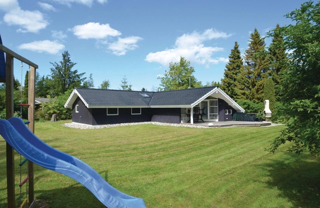 4 bedroom nice home in Idestrup