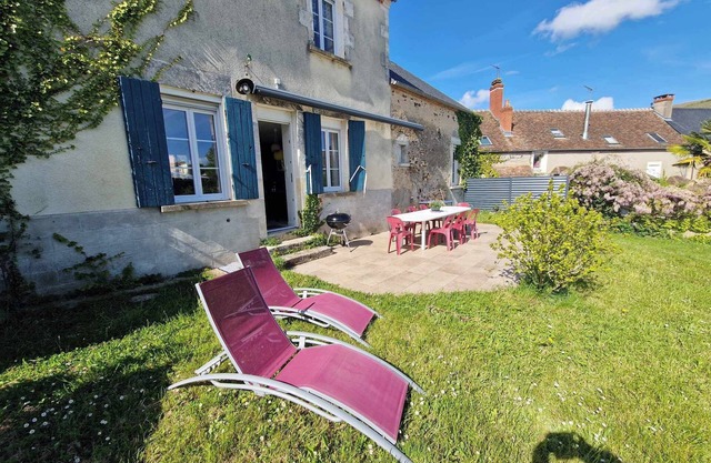 4 Bedroom Private vacation home in Reigny