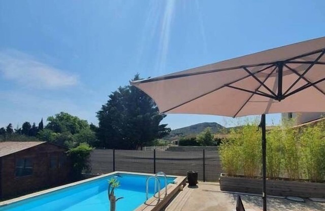 4-bedroom villa with private pool, sea view