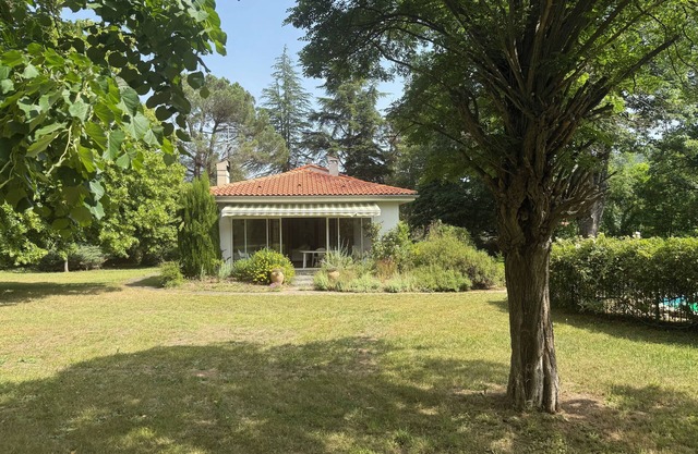 4 Bedroomed Home With Swimming Pool, Large Garden and Magnificent Mountain Views
