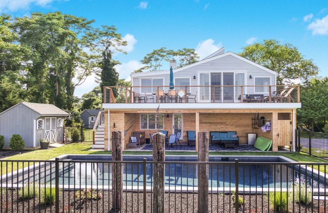 4 BR 3 Bath with beautiful bay views and private heated pool seasonal