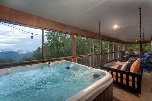 4 Br Min to Hatley Pointe Sauna Hot Tub Games Wifi