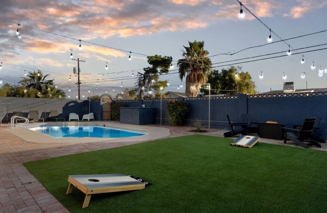 4 BR Old Town Home | Pool Heating | Chefs Kitchen
