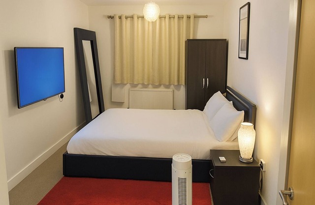 4 Guests - PetOK - Parking - 35min Central London