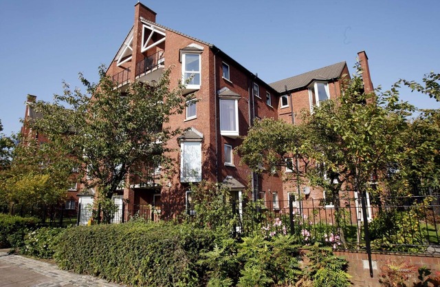 4* Lagan View 🍀 Beautiful views & perfect location for sightseeing in the city.