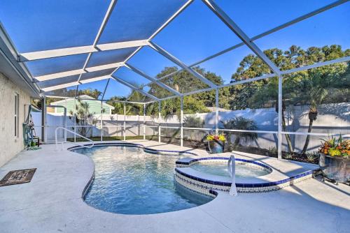 4 Mi to Beach Gem with Pool and Lanai in Seminole!