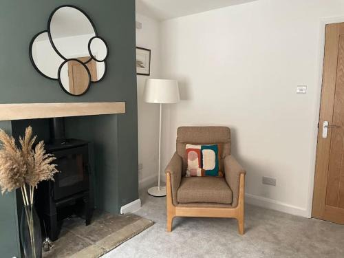 4@No.4. A cosy spot for 4 and one furry friend