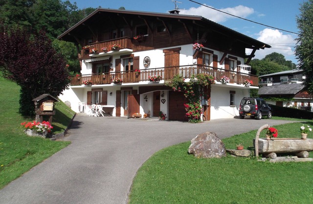 4-person apartment, garden level, Mont Blanc view