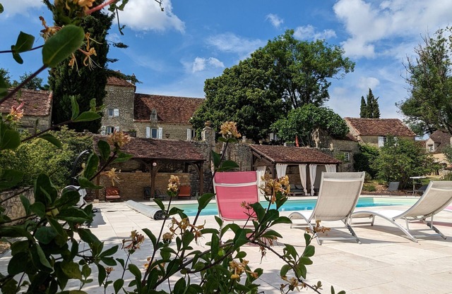 4 persons all confort in preserved natural environment next Dordogne and Lot
