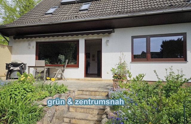 4 star basement apartment Alt-Mariendorf (parking lot on the property)