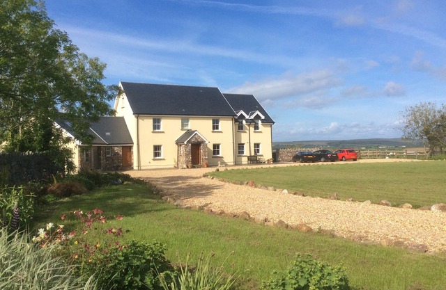 4* Self Contained Annex with stunning views over the Gower countryside