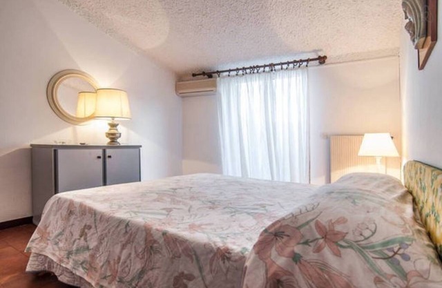 400 meters from the sea in the center of the town of San Felice