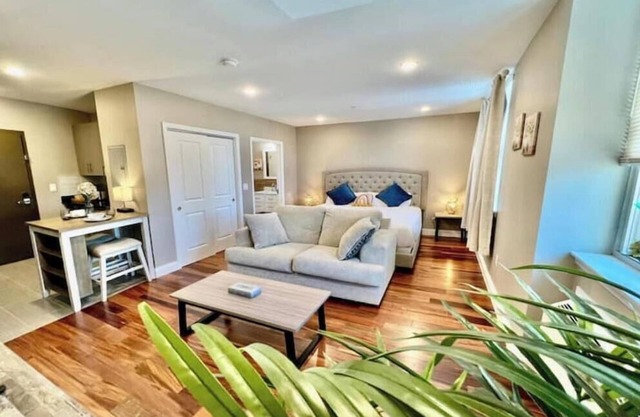 403 Luxury and Comfy King bed in Central city of phillynn