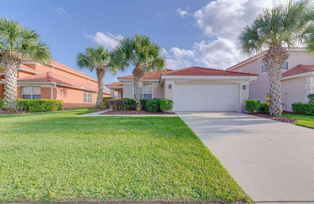 444 - Fabulous Newly Decorated 4 bed Pool Home with South Facing Deck