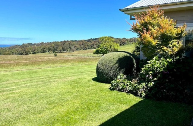 444MCRf · Cotton Tree Cottage | Stunning views by the bay