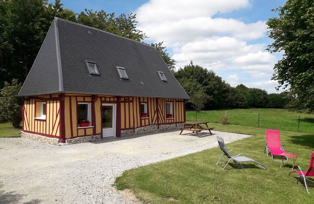 45 min from the Normandy coast, 25 min from the Basilica of Saint Theresa of Lisieux