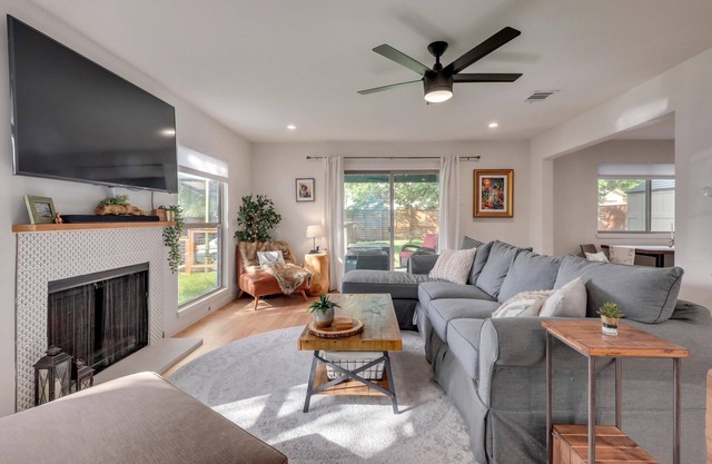 4BR/3.5BA N.Austin Retreat ft. 2 Master Suites