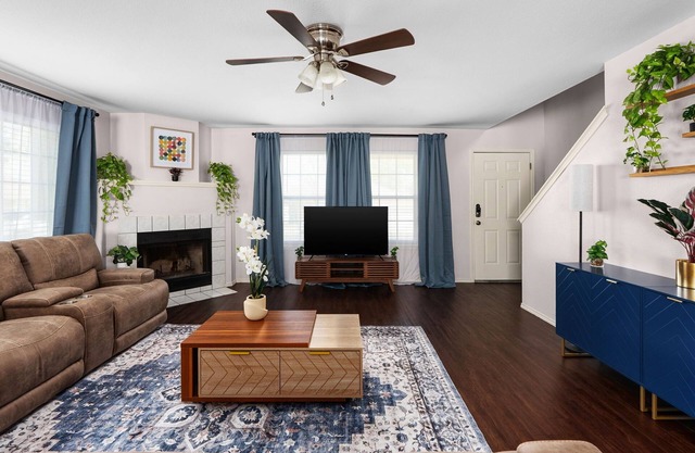 4BR 30+ Days WiFi + Home Office + Near Airport