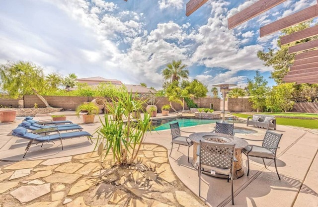 4BR/3BA - Beautiful yard, Pool, Spa, BBall