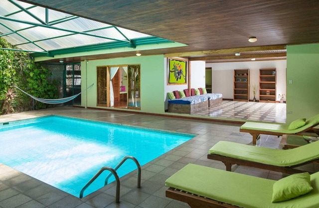 4BR Casa Peces Santa Ana, Private Indoor Pool & Sauna!