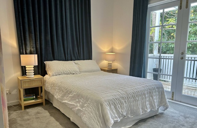 4BR Family home with pool. 2KM from Brisbane city