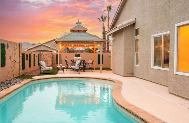 4BR House w/Pool & Pool Table | Posh Vegas Home