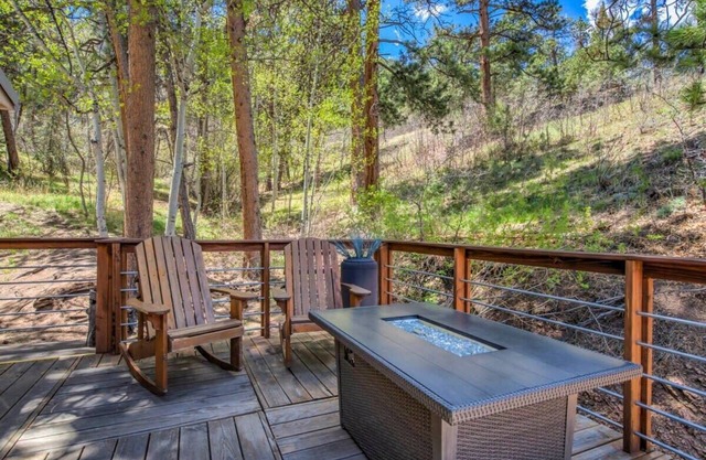 4BR|Mountain Views|Hot Tub, Firepit|Hiking