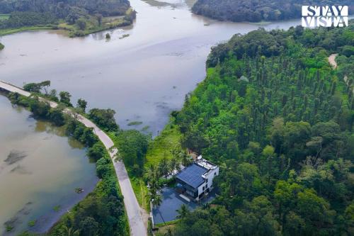 4BR The Rivernook - Riverfront